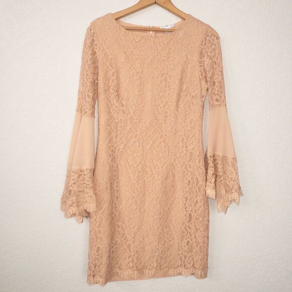 NWOT Venus All Lace‎ Bell Sleeve Dress Size 6 - Picture 1 of 8